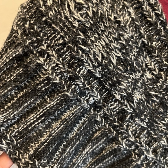 𝅺SLEEVELESS Sweater by United States Sweaters - Picture 6 of 14